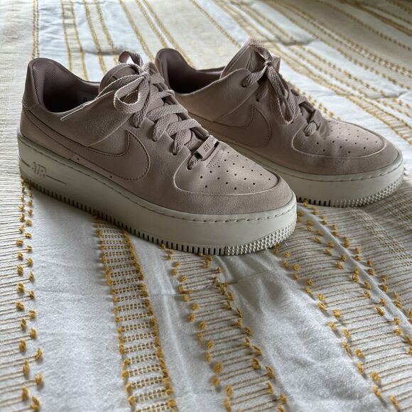 Nike Air Force 1 Women’s AF1 Sage Low Particle Beige/Phantom Platform Size 8.5 - Picture 1 of 14